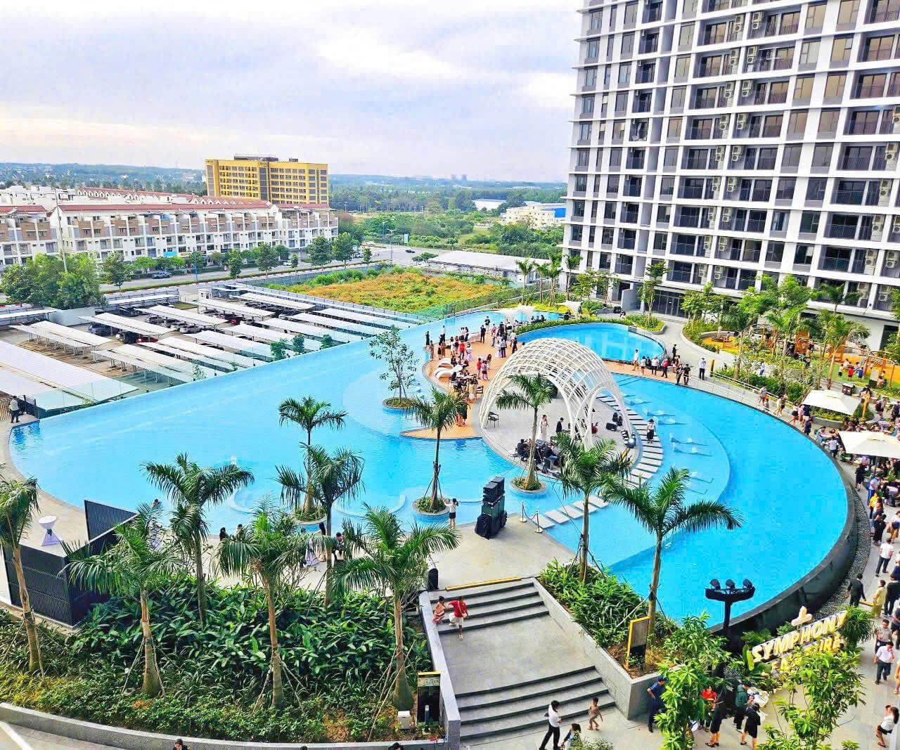 Hồ bơi Resort